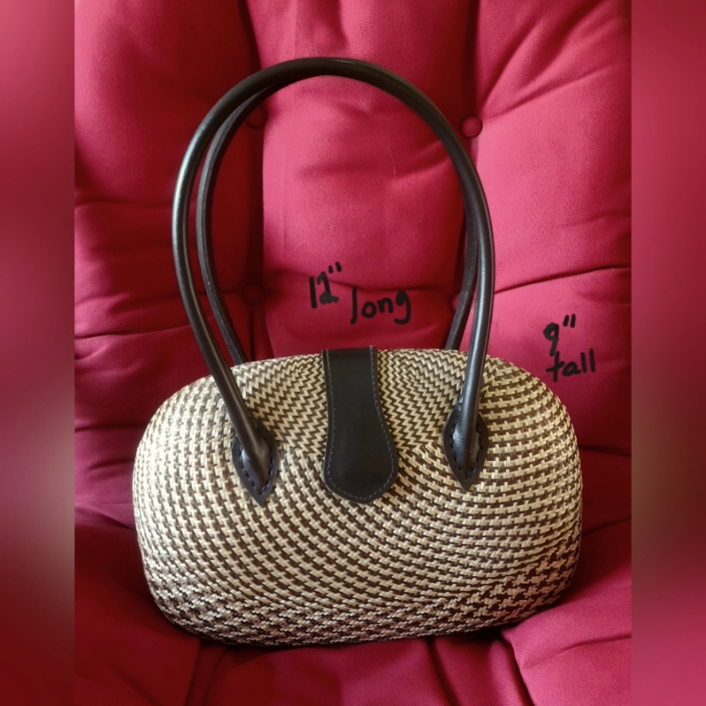 Purse herringbone pattern  tan/brown.   hard shell